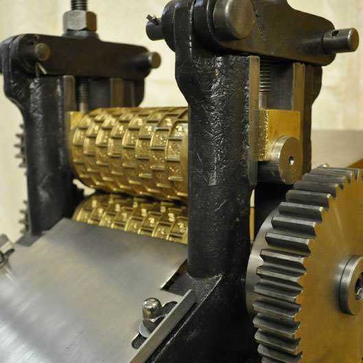 Caramelle Fallani, una bontà tutta italiana 5 Trasformatore elettrico con ingranaggi e rotore in ottone,