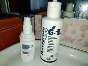 Detergente intimo GSE con estratto di semi di pompelmo e acido lattico, prodotto delicato e naturale per l'igiene intima, ideale per pelli sensibili e uso quotidiano.