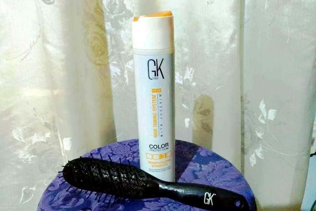 Pennello per capelli con districante e spray per la cura dei capelli colorati, protezione UV, idratazione e shock treatment, ideale per mantenere i capelli sani e luminosi.