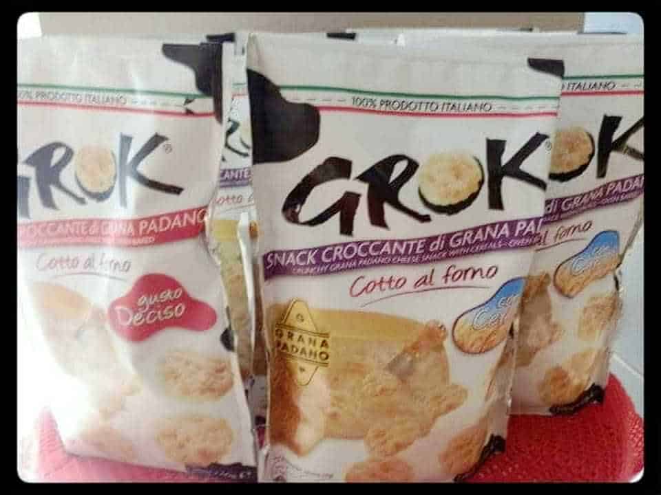Groksì: Formaggio spalmabile morbido con noci, adatto a antipasti e aperitivi.