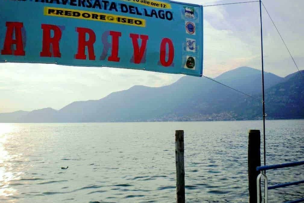 Iseo sul Lago, corsa, attraversamento lago, zona di gara, evento sportivo, panoramic view, montagne, acqua, sport, mare, sicurezza, segnali stradali, manifestazione, natura, outdoor, Italia.