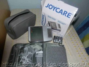 Algometro digitale Joycare con accessori e custodia, apparecchio per misurare la pressione arteriosa, studiato per monitoraggio rapido e preciso della salute cardiovascolare.