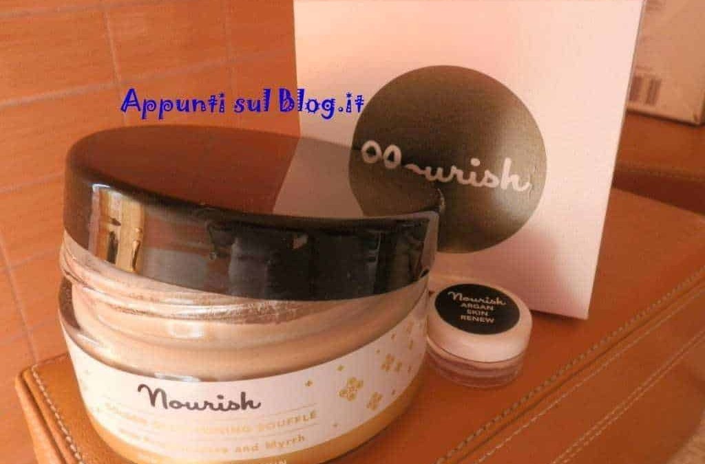 Crema viso Nourish per pelle liscia e idratata, con packaging elegante e prodotti di qualità, ideale per la cura quotidiana della pelle.