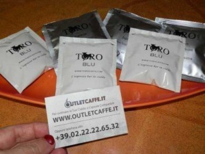Torino Blu cialde compatibili, caffè in capsule per macchina da espresso, confezioni singole di caffè di alta qualità, ideale per caffetteria casalinga e professionale.