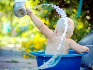 Bagnetto neonato in vaschetta o doccia