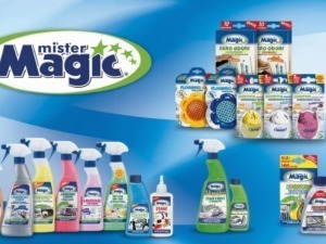 Mister Magic prodotti per la pulizia, spazzole e detergenti per la casa, immagine di assortimento di prodotti per la cura e la manutenzione domestica, immagini di spray.