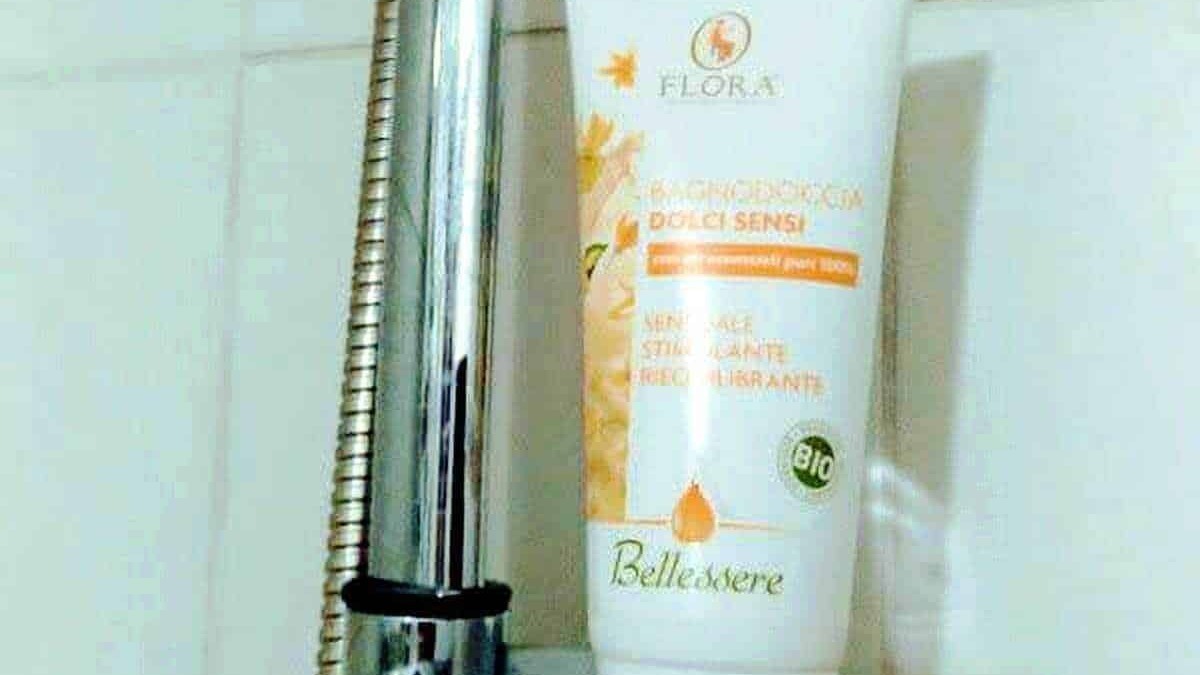 Prodotto naturale per la cura della pelle, crema idratante e rinfrescante, ideale per mani, viso e corpo, con ingredienti bio e delicati, disponibile su Appunti Sul Blog.