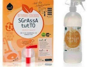 Dispositivo ecologico contro la cellulite e il grasso corporeo, spray naturale con ingredienti essenziali, efficace e sostenibile, in confezione trasparente con spray, ideale per la cura del corpo.
