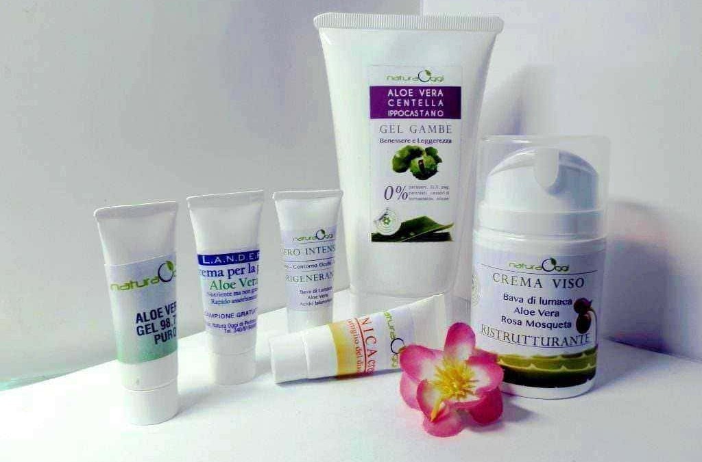 Prodotti naturali a base di Aloe Vera per la cura della pelle e del viso, tra cui gel, creme e detergenti, ideali per pelli sensibili e ristrutturanti.
