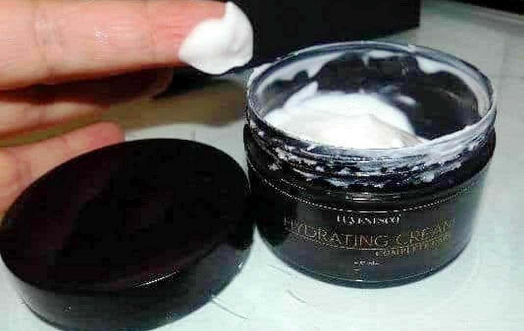 Crema al retinolo per trattamento antiaging viso