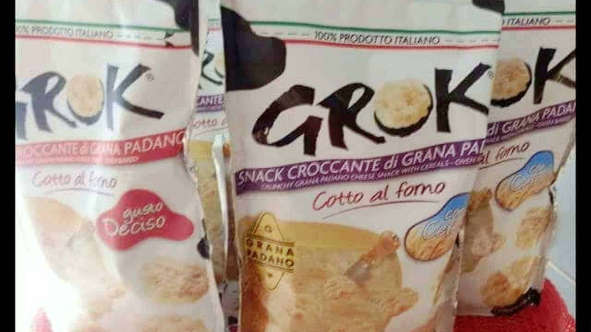 Croccante italiano snack croccante di grana padano, formaggio cotto al forno, confezioni di snack per aperitivi, prodotti tipici italiani, antipasti cheese duri, snack salati italiani.
