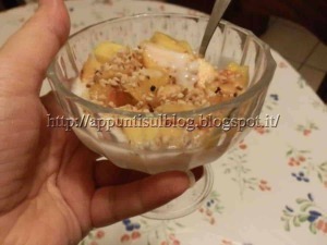 Yogurt fatto in casa con fermenti lattici e frutta