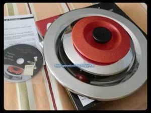 Disco rotante per musica con design moderno e colori vivaci, perfetto per DJ e feste. Ottimo per ascoltare musica in modo originale e dinamico.