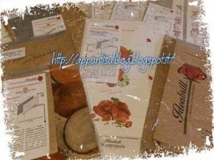 Realizzazione di biglietti di auguri personalizzati con design floreali e decorazioni romantiche, ideali per inviti o occasioni speciali, con dettagli artistici e confezioni regalo eleganti.