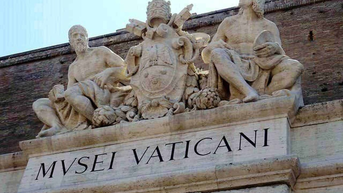 Scultura dei Musei Vaticani con dettagli storici e artistici, rappresentanza dell'arte e cultura italiana, visitare i Musei Vaticani e scoprire le sue opere d'arte.