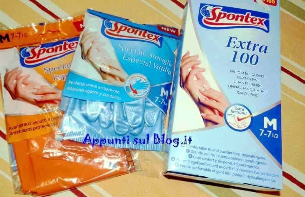 Guanti monouso in lattice e plastica di diverse misure, ideali per proteggere le mani durante le attività quotidiane e professionali, garantendo sicurezza e igiene.