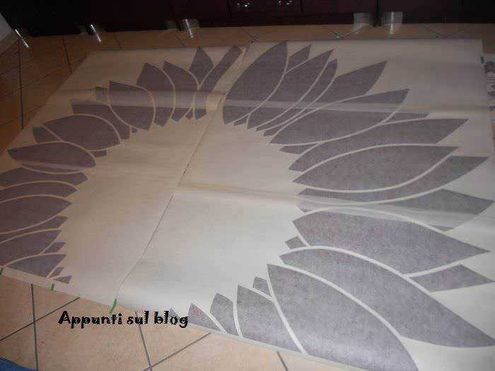 Wallsticker Camaleon srotolato prima dell'applicazione