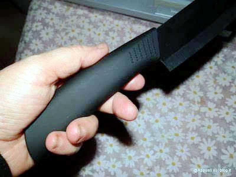 Costea: coltello in ceramica multiuso anti-batterico 2 COLTELLO IN CERAMICA MULTIUSO COSTEA- manico