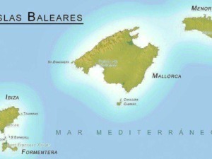 Islas Baleares mappa geografica, con principali isole e località come Palma, Ibiza, Menorca e Formentera, nel Mar Mediterraneo.