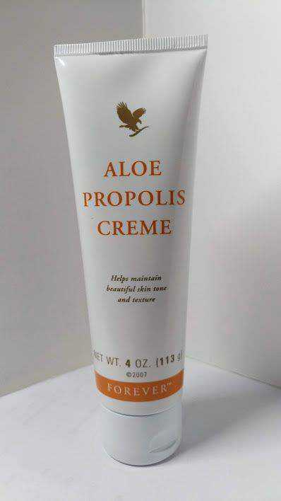 Aloe Propolis Crema, crema idratante viso e corpo, con aloe vera e propoli, aiuta a mantenere una pelle bella, morbida e tonica, 113 g, confezione in tubo.