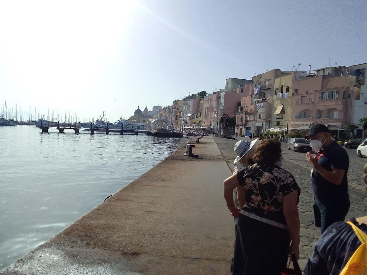 3 isole Flegree: Ischia, Procida e Capri tra mare, terme e borghi 9 L'isola fregrea di Procida