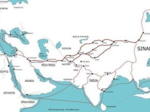 Vie del Sahara: mappa delle antiche rotte commerciali attraverso Africa, Arabia e India, evidenziando le vie caravanistiche storiche nel deserto del Sahara e regioni circostanti.