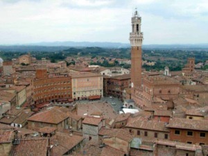 Campanile di Pisa, centro storico di Pisa, città italiana ricca di storia e architettura medievale, con tetti di terracotta e vicoli caratteristici.