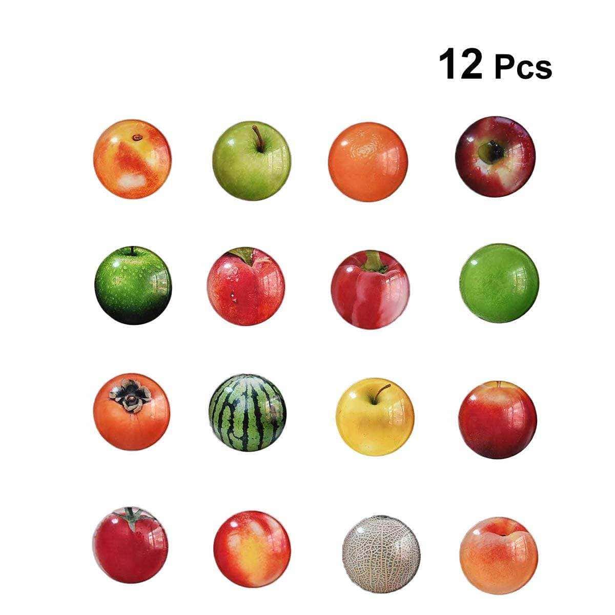 Pomodori misti con 12 varietà di colore e forma, frutta fresca e sana, perfetta per ricette gourmet e salutari. Immagine di frutti e alimenti tradizionali per le celebrazioni di Capodanno.
