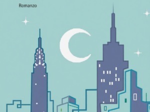Elegante immagine di una skyline urbana notturna con la Torre Einstein e il grattacielo Empire State, sotto un cielo stellato e luna crescente.