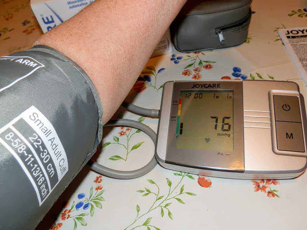 Misuratore di pressione sanguigna da braccio