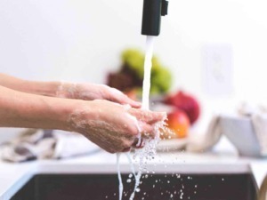 Disinfettante o lavaggio delle mani