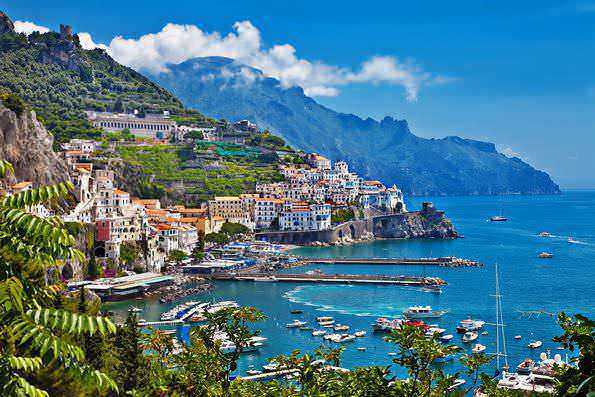 Amalfi: storia e fascino dell'antica Repubblica marinara 2 Panoramica della storica Repubblica Marinara