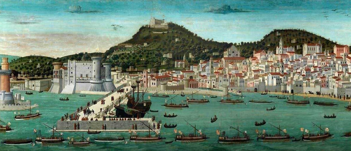Navigazione nel porto storico di Venezia con caicchi e imbarcazioni d'epoca, sullo sfondo la città e il castello sulla collina.