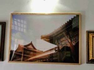 Antica palazzo cinese con tetto decorato, fotografia artistica in stile tradizionale asiatica, decorazione murale per ambiente culturale, stunning architectural detail, arte orientale.