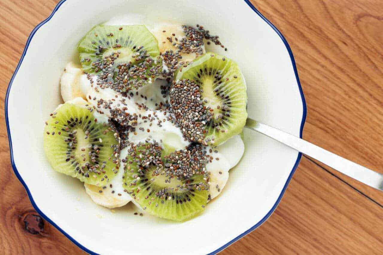 Yogurt brucia grassi con frutta
