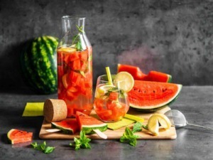 Bevande con anguria fresche e fatte in casa