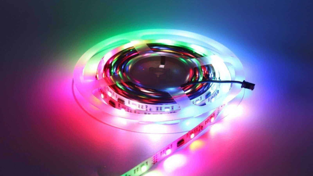 FILIAMINI LED RGB con luce colorata, perfetti per decorazioni e illuminazione creativa, alimentati a USB con effetto luce multicolore. Ideali per ambienti festivi e progetti di design luminoso.