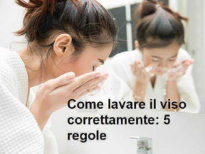 Acqua che pulisce il viso, routine di bellezza, cura del viso, skincare, consigli di cura della pelle.