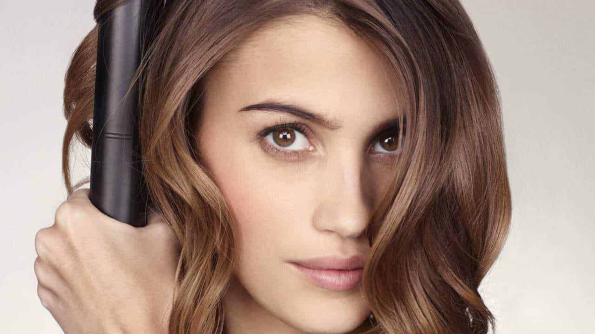 Casco professionale per capelli e acconciature, modello con tecnologia a vila, ideale per styling delicato e risultati lisci, voluminosi o ricci. Perfetto per hairstylist e trattamento capelli.