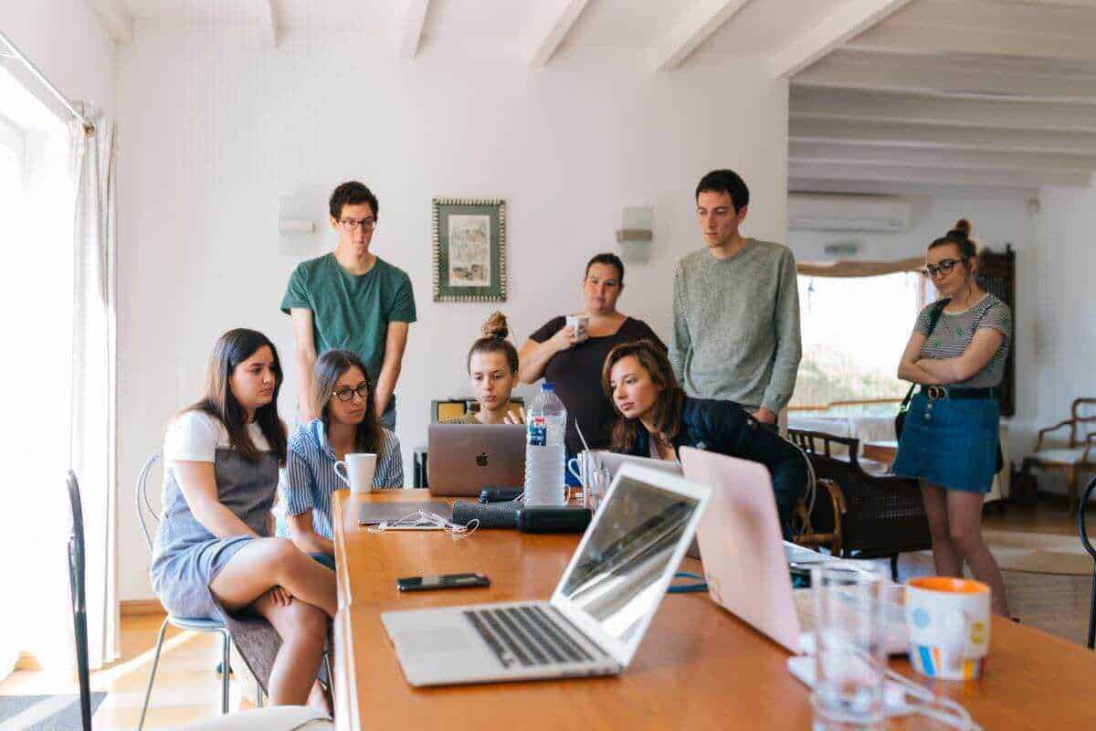 Abbigliamento da lavoro personalizzato donna 2 Abbigliamento da lavoro donna: Abbigliamento da lavoro personalizzato donna