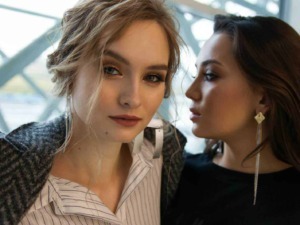 Come scegliere gli orecchini giusti: 5 regole per valorizzare il viso