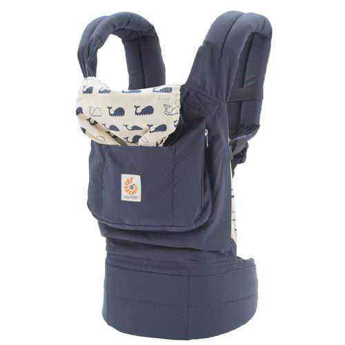 Idee regalo originali per neonati: Balios Baby Carrier in blu, con schienale regolabile e cintura comoda, ideale per portare i bambini in modo sicuro e confortevole durante le passeggiate. Ottimo per genitori dinamici e attivi.