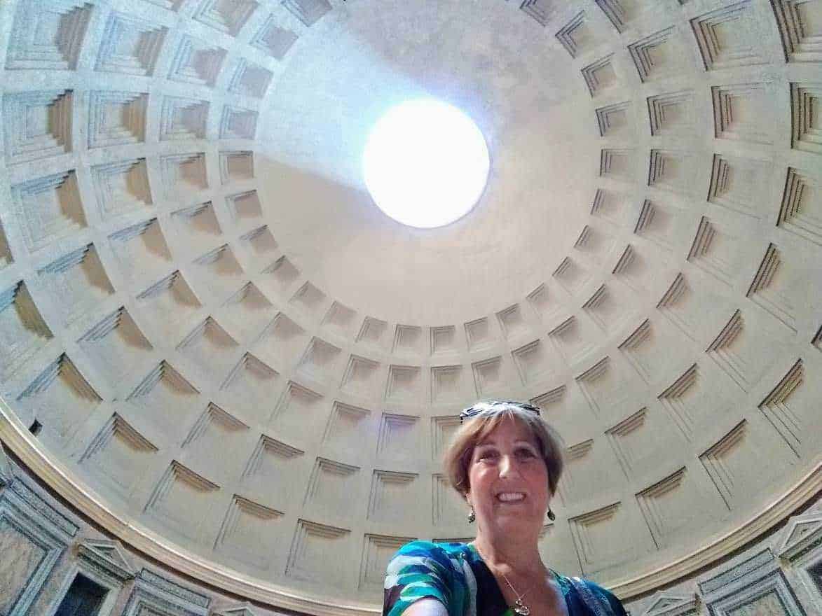 Storia del Pantheon, disegno di un angelo