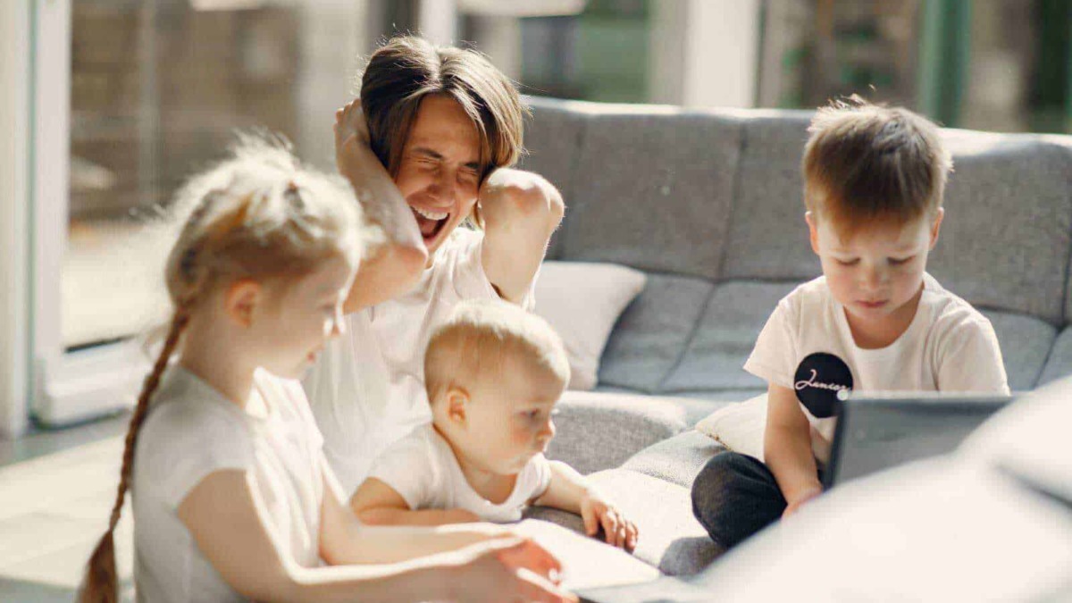 CBD e ansia: famiglia con bambini