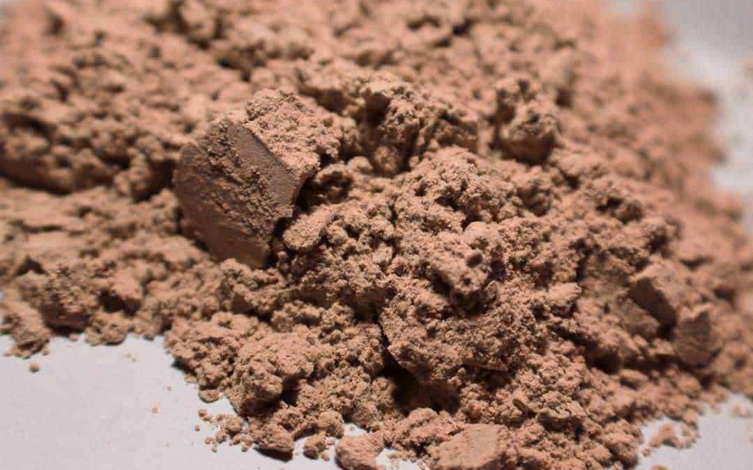 Polvere di cacao, ingrediente naturale e versatile per dolci e ricette di cucina. Ideale per preparare cioccolata calda, torte e dessert gourmet, aggiunge aroma e sapore intenso.