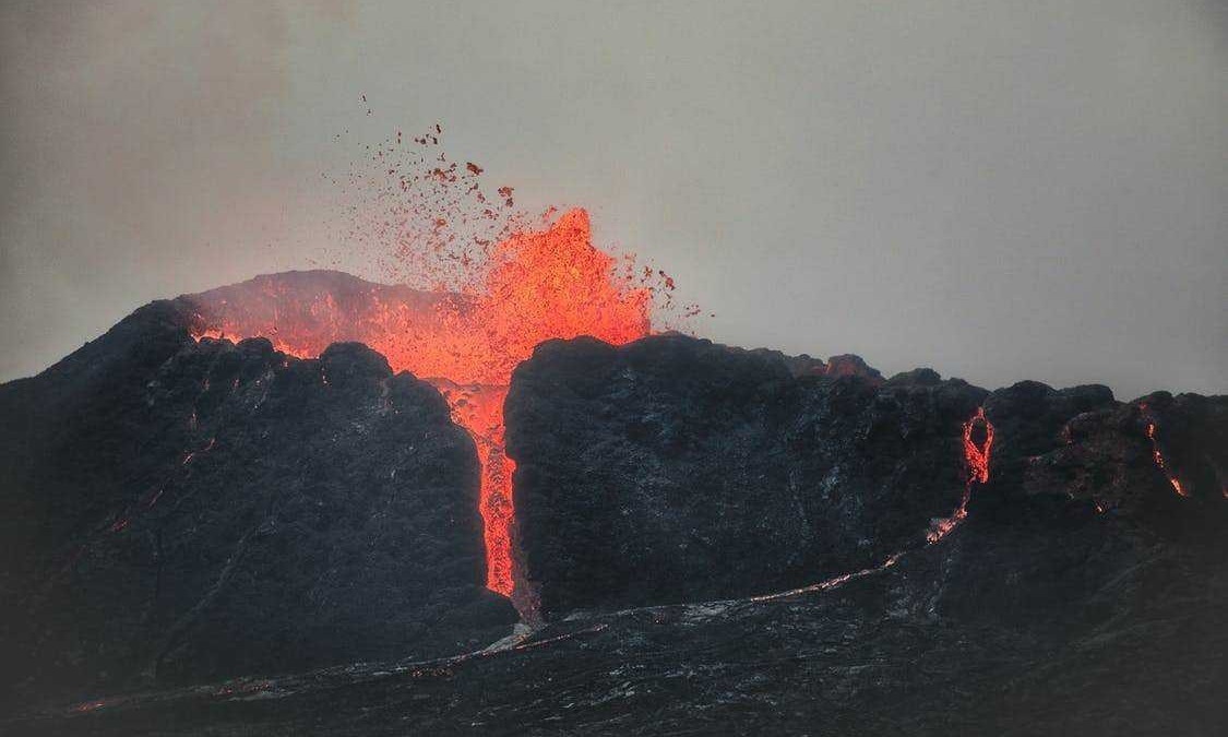 Un vulcano in eruzione