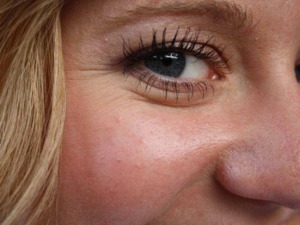 Finestra sui blog, focus sulle tecniche di cura della pelle e bellezza del viso. Consigli e approfondimenti sulla cura del viso e delle ciglia per un aspetto naturale e luminoso.