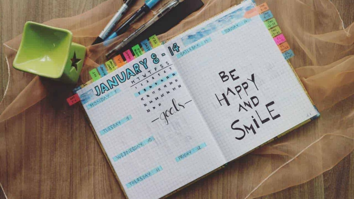 Agenda per obiettivi con pianificazione impegni quotidiani