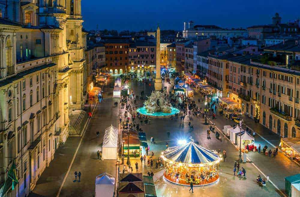 Piazza Grande ad Arezzo con i mercatini di Natale