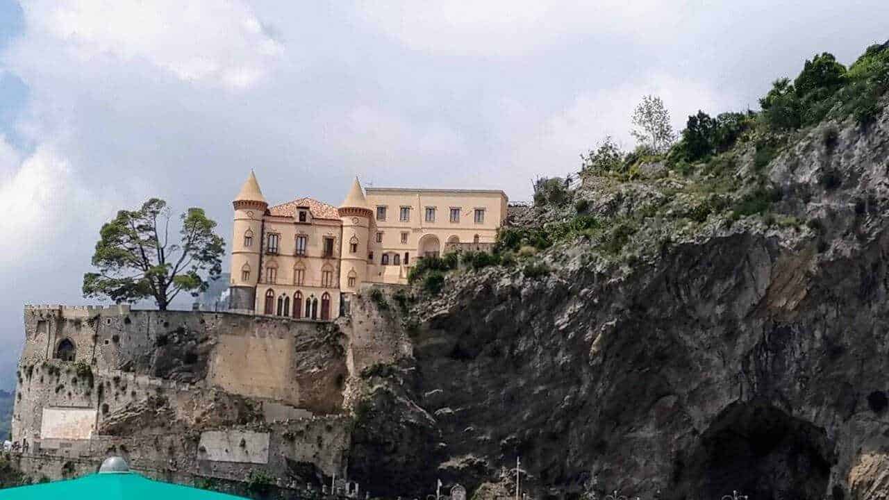 Castello sulla scogliera